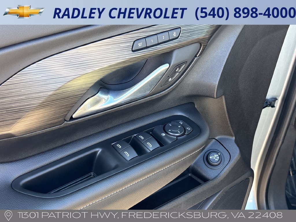 2023 GMC Terrain SLT - Photo 5