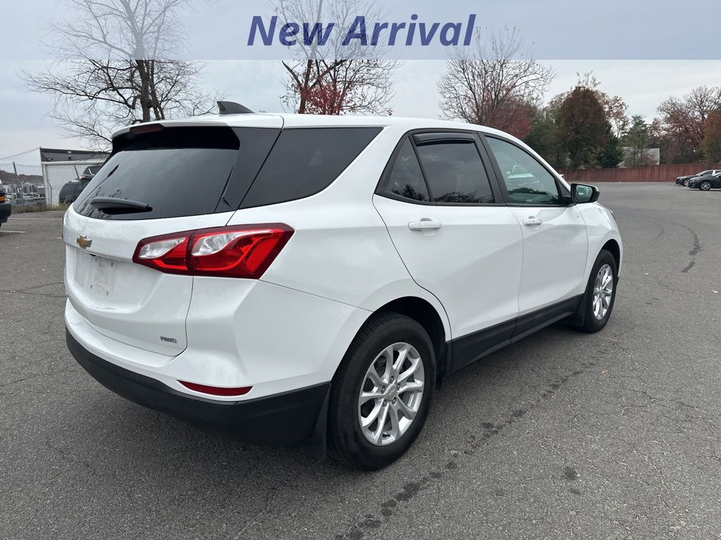 2020 Chevrolet Equinox LS photo 3