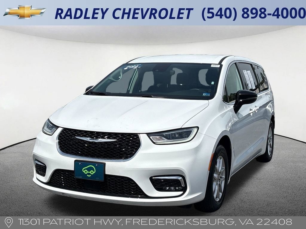 2024 Chrysler Pacifica Touring L's photo