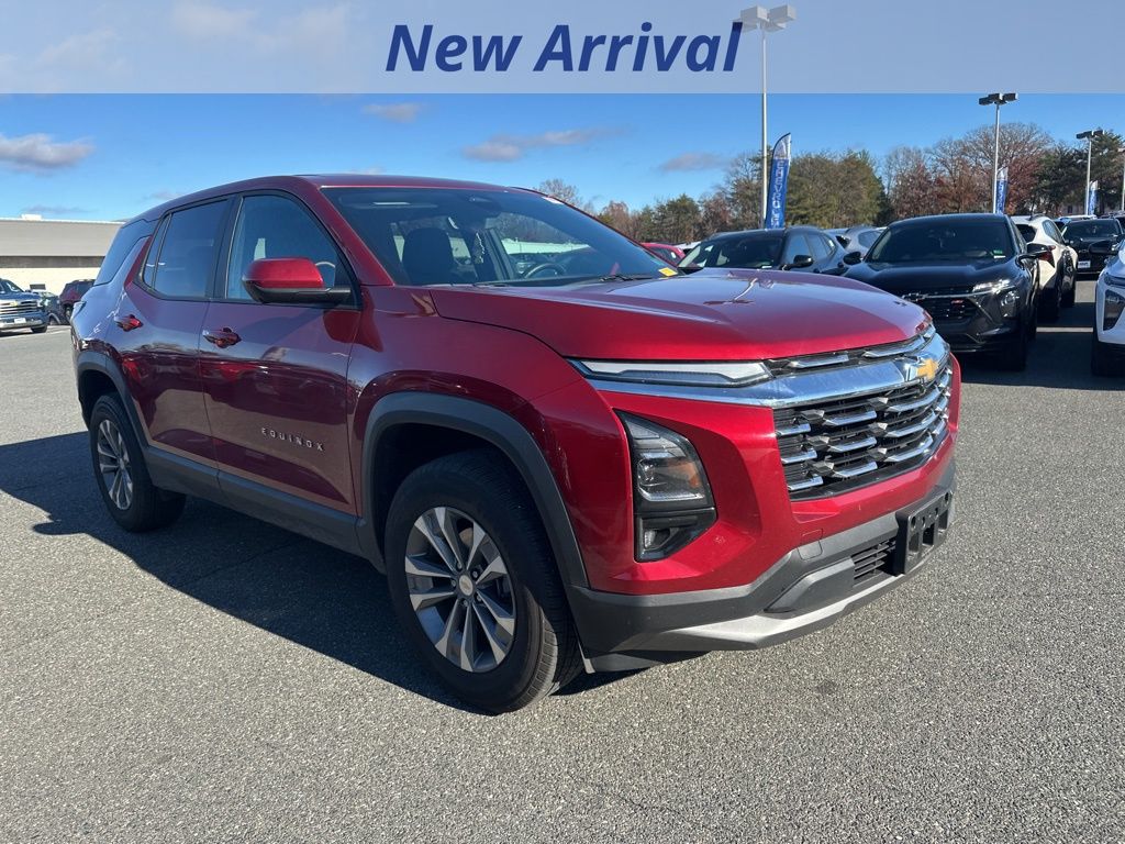 2025 Chevrolet Equinox LT photo 2