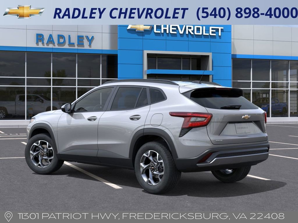 2026 Chevrolet Trax LT photo 2