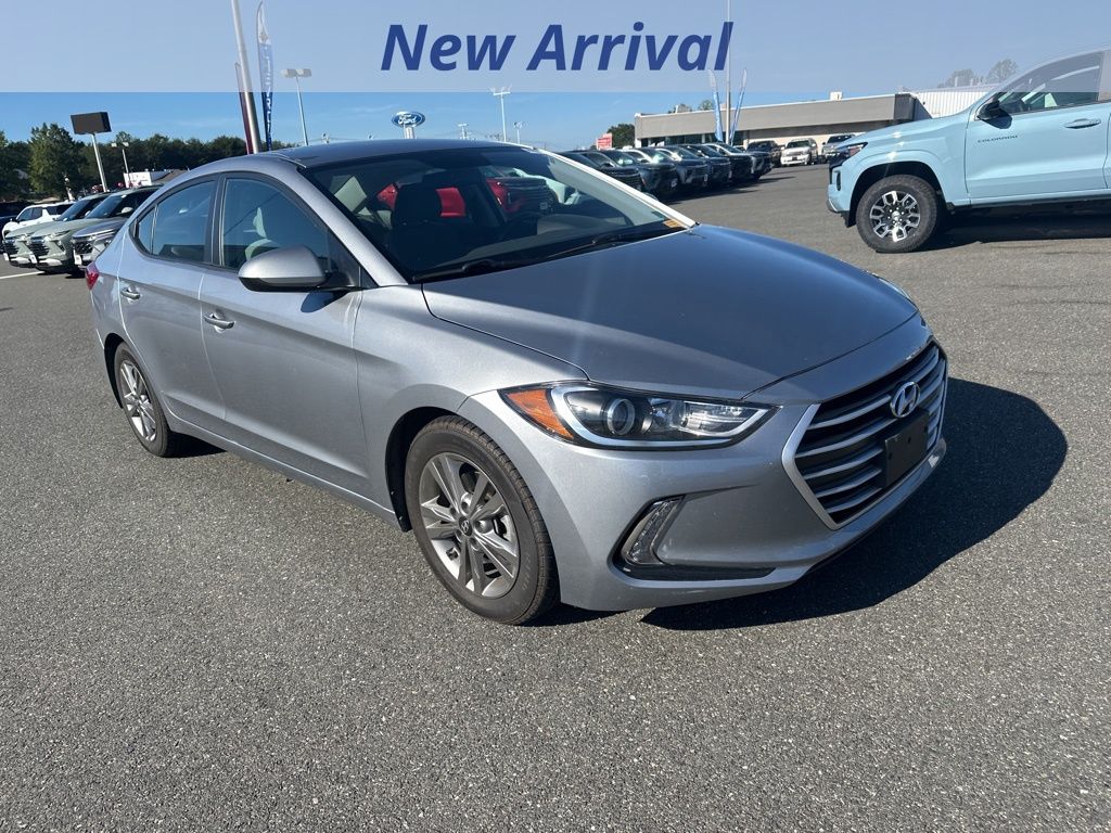 2017 Hyundai Elantra SE photo 2