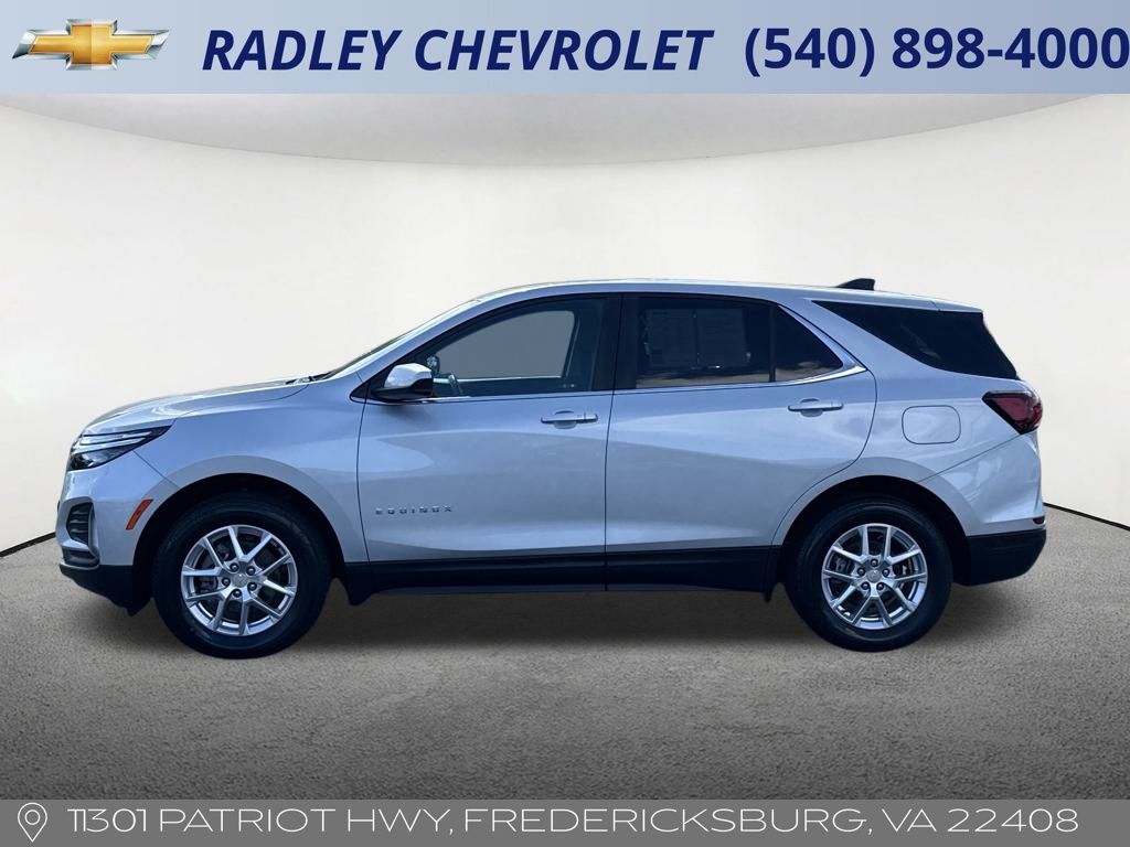 2022 Chevrolet Equinox LT photo 2