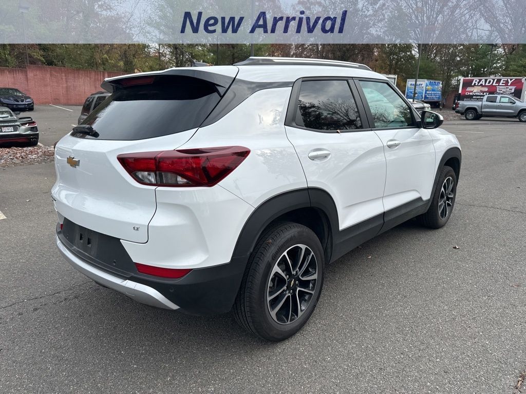 2025 Chevrolet Trailblazer LT photo 3