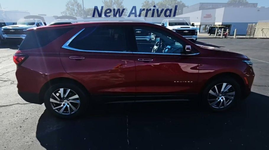 2023 Chevrolet Equinox Premier photo 2