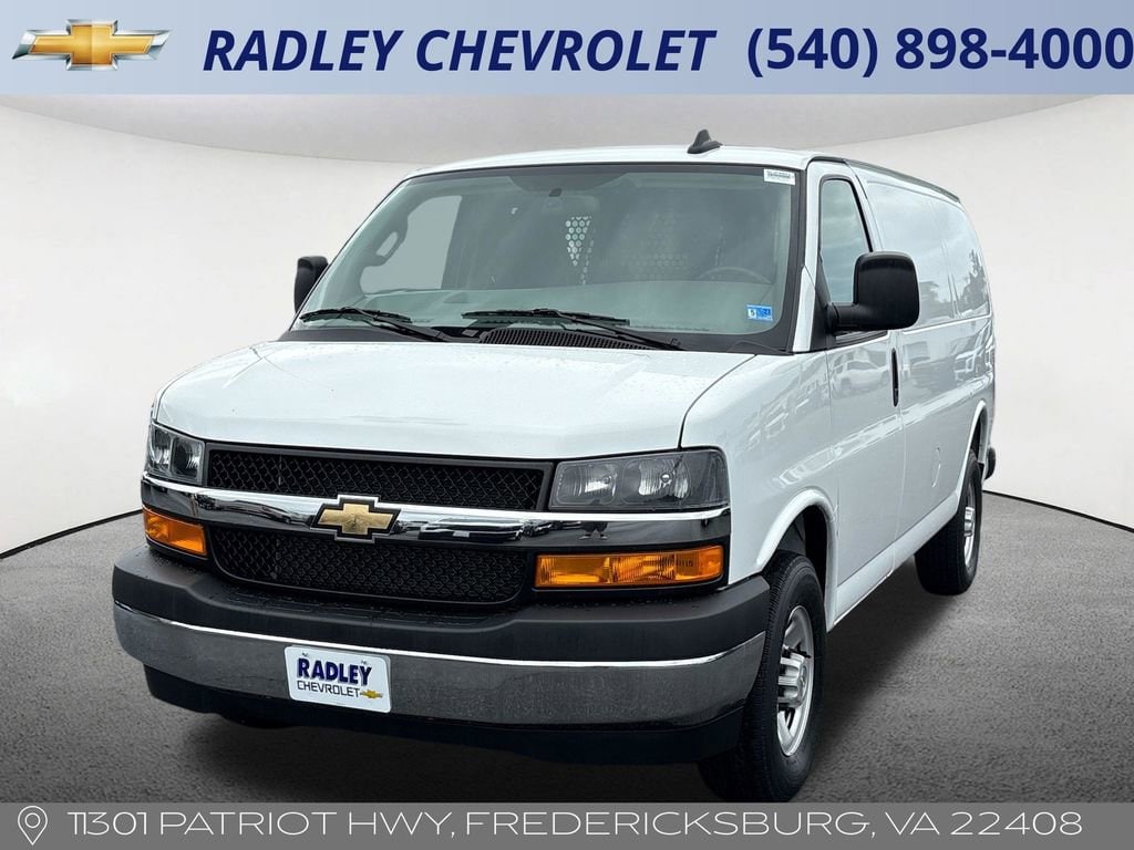 2024 Chevrolet Express 2500 Work Van HD's photo