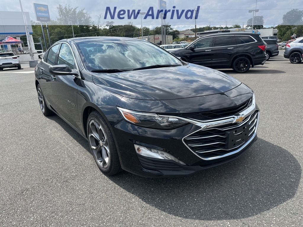 2024 Chevrolet Malibu 1LT photo 2
