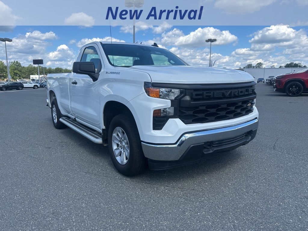 2024 Chevrolet Silverado 1500 photo 2