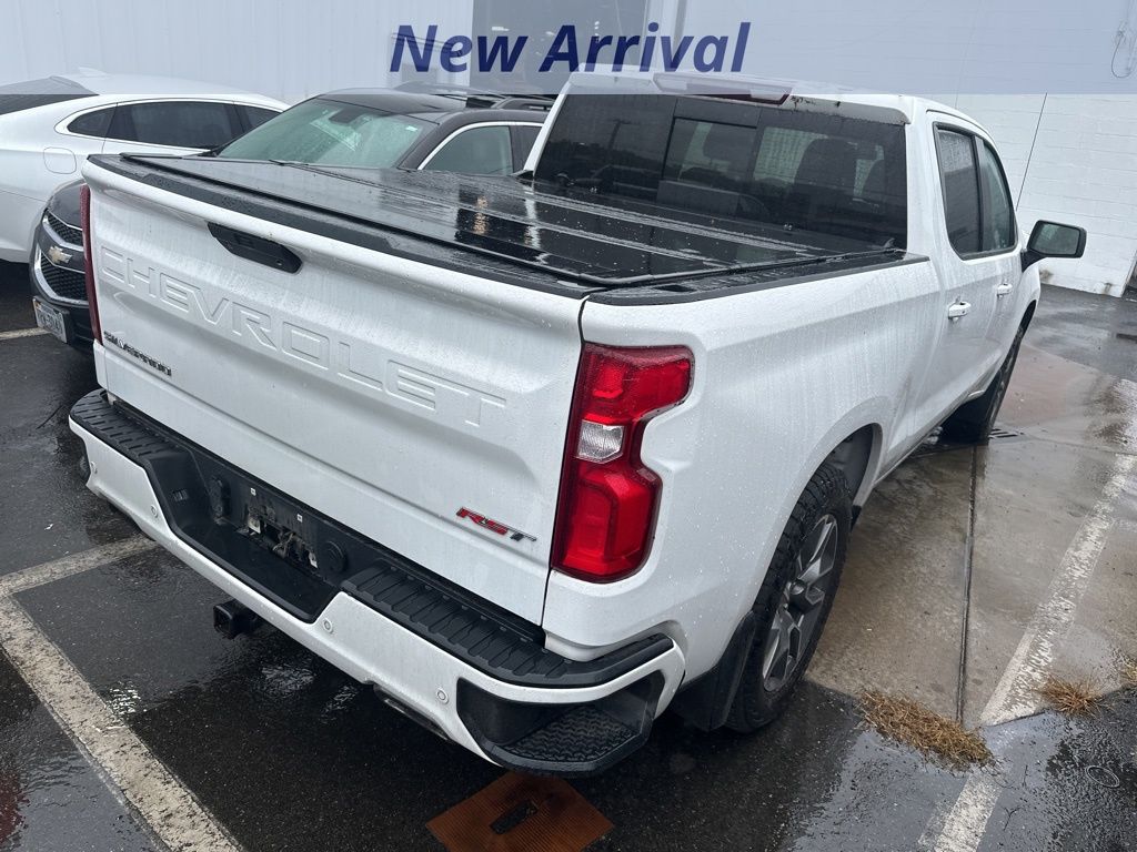 2019 Chevrolet Silverado 1500 RST photo 3