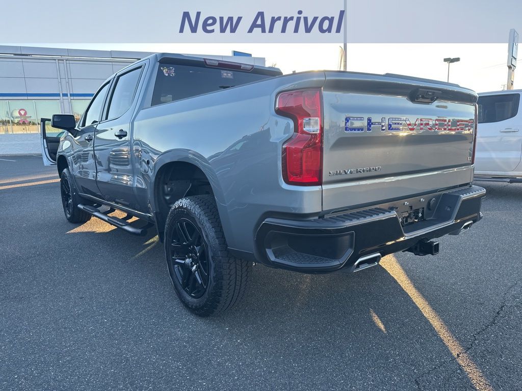 2025 Chevrolet Silverado 1500 LT Trail Boss photo 3