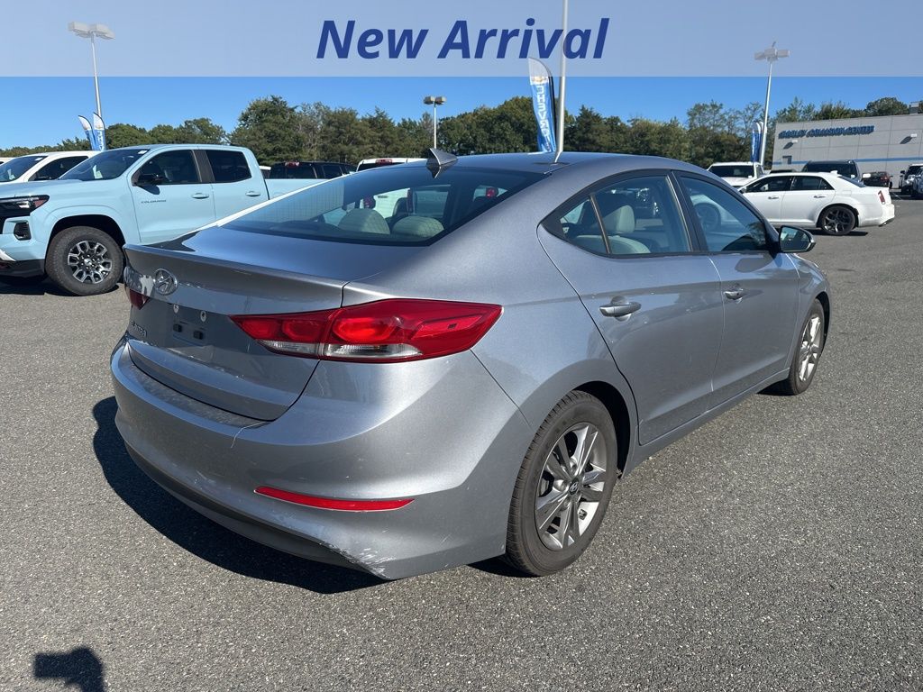 2017 Hyundai Elantra SE photo 3