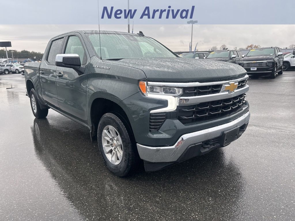 2025 Chevrolet Silverado 1500 LT photo 2