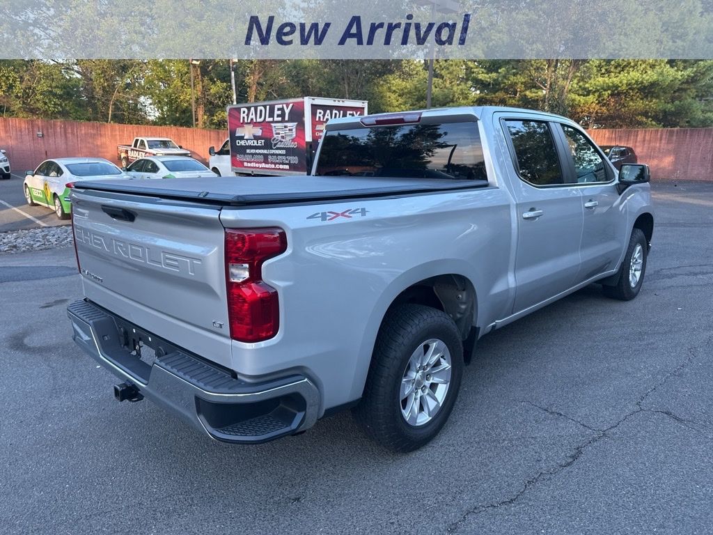 2020 Chevrolet Silverado 1500 LT photo 2