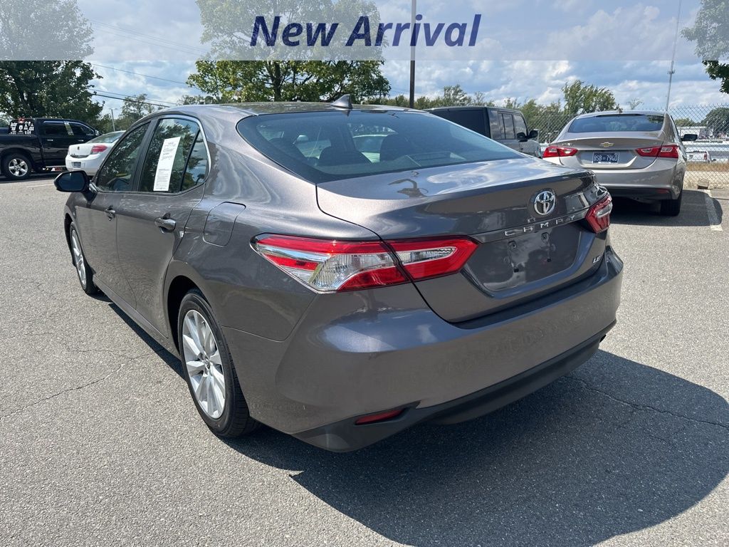 2019 Toyota Camry LE photo 4