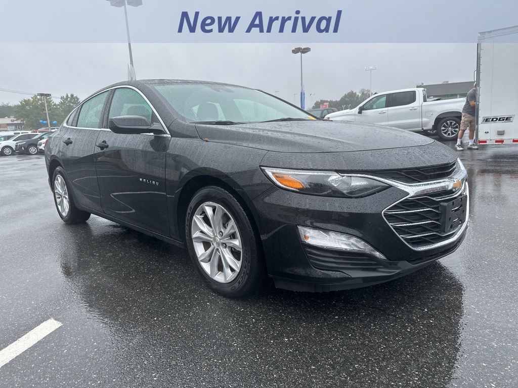 2024 Chevrolet Malibu 1LT photo 2