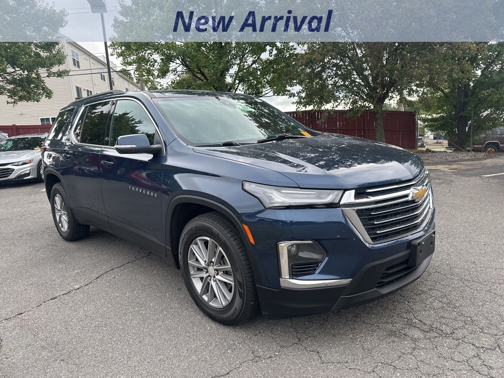 2023 Chevrolet Traverse Leather photo 2