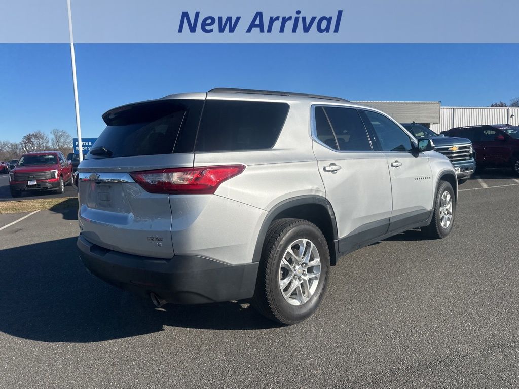 2020 Chevrolet Traverse 3LT photo 2