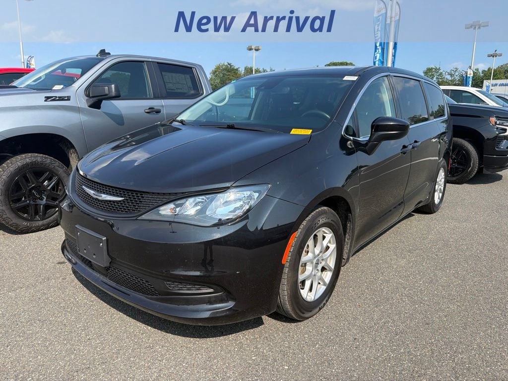 2022 Chrysler Voyager