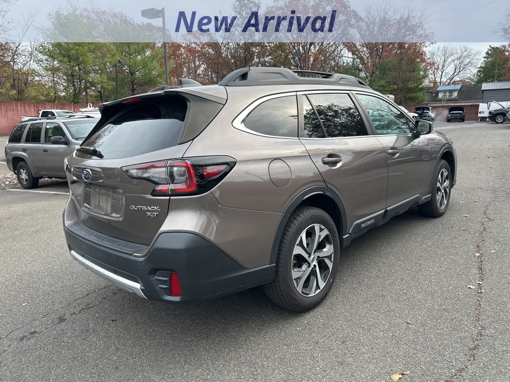 2022 Subaru Outback Limited XT photo 2