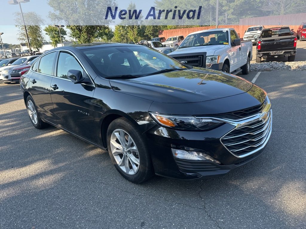 2024 Chevrolet Malibu 1LT photo 2