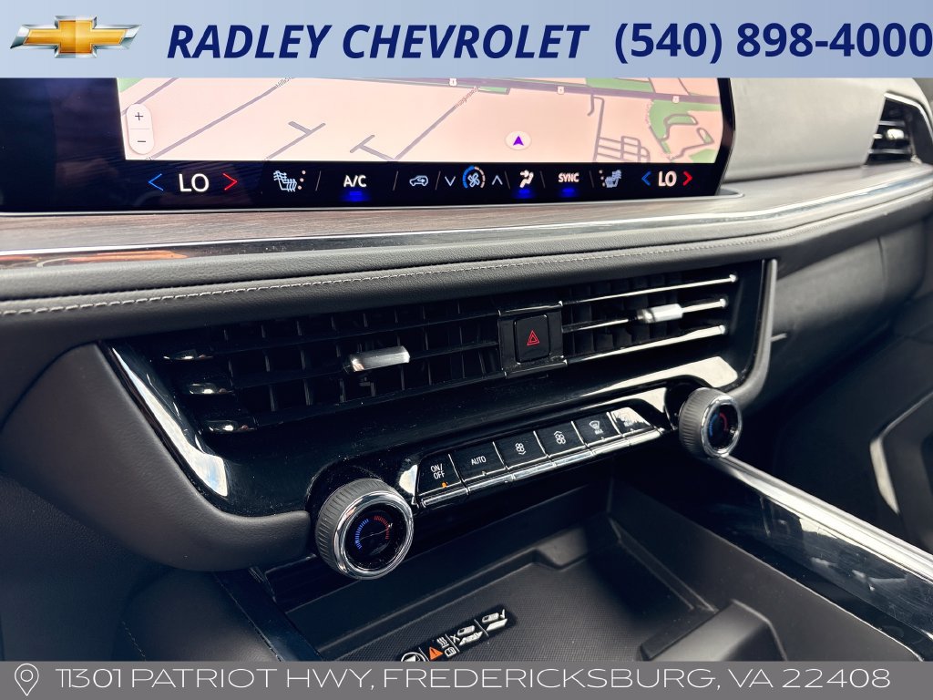 2025 Chevrolet Suburban LT - Photo 11