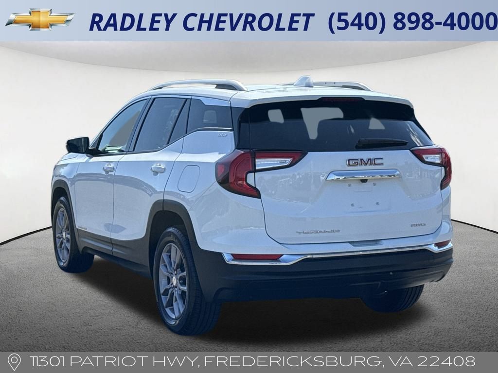 2024 Gmc Terrain SLT photo 2
