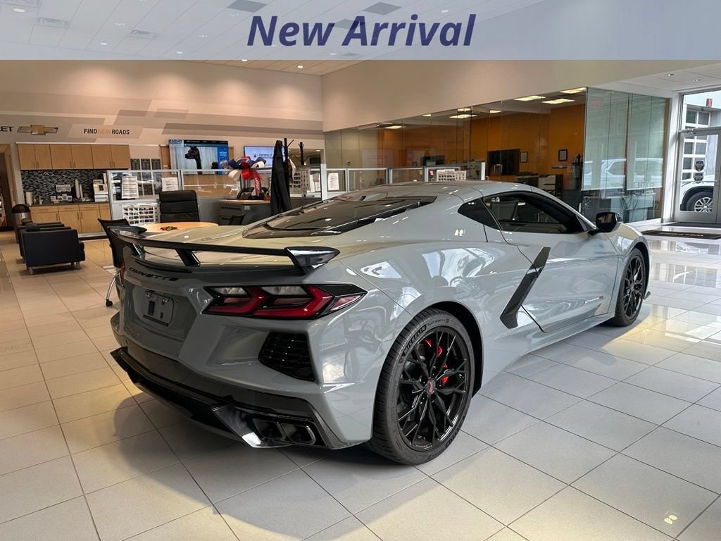 2025 Chevrolet Corvette 2LT - Photo 8