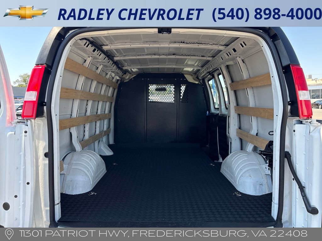 2024 GMC Savana Cargo Work Van - Photo 9