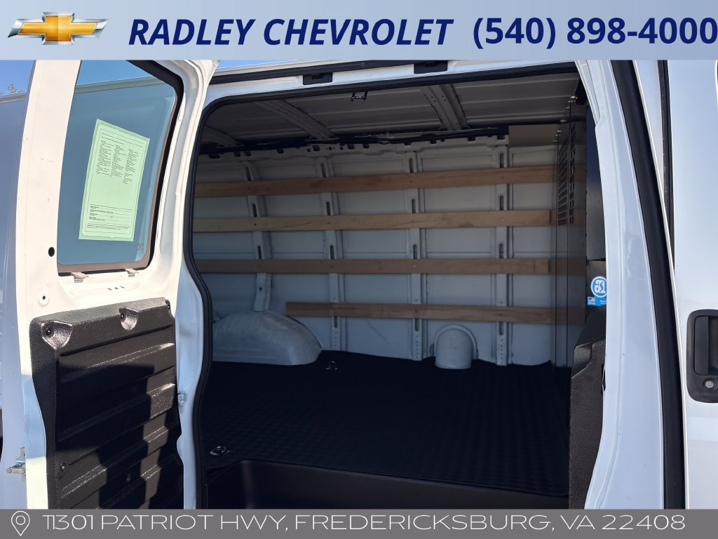2025 Chevrolet Express Cargo Work Van - Photo 10