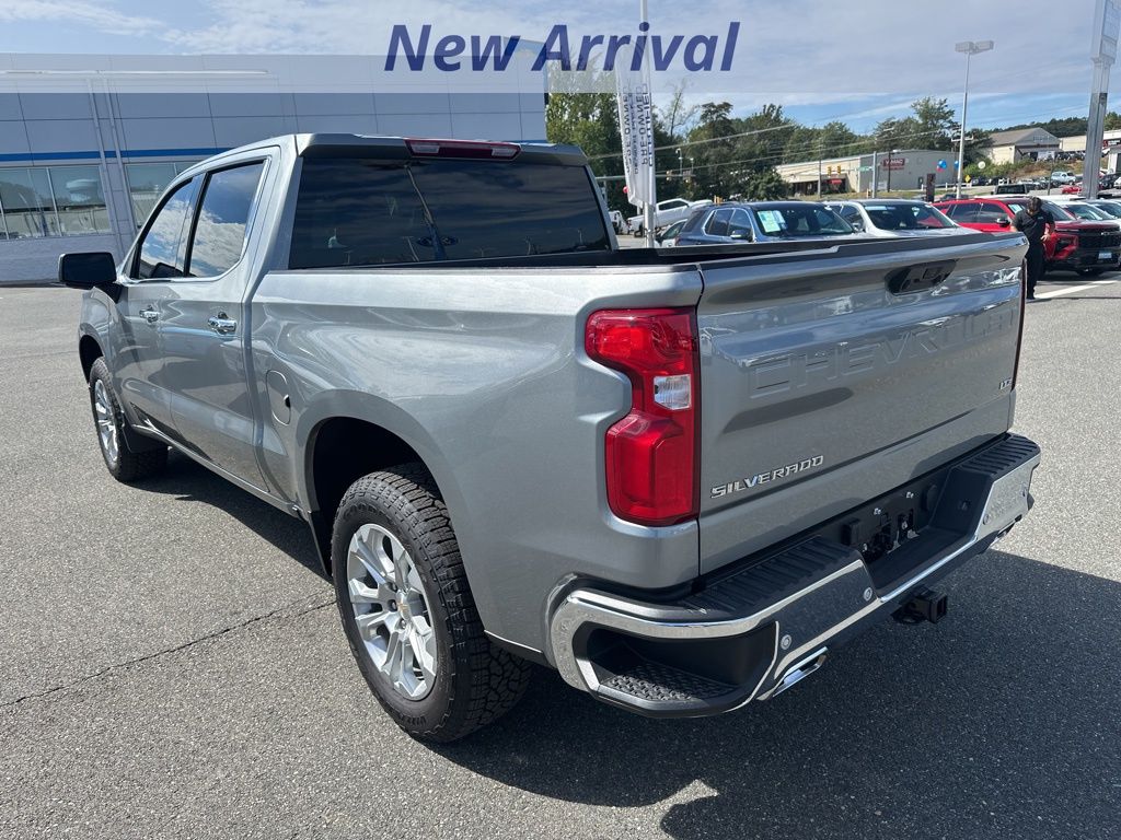 2025 Chevrolet Silverado 1500 LTZ photo 4