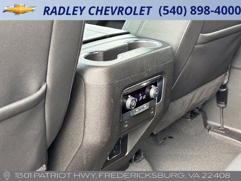 2025 Chevrolet Suburban LT - Photo 13