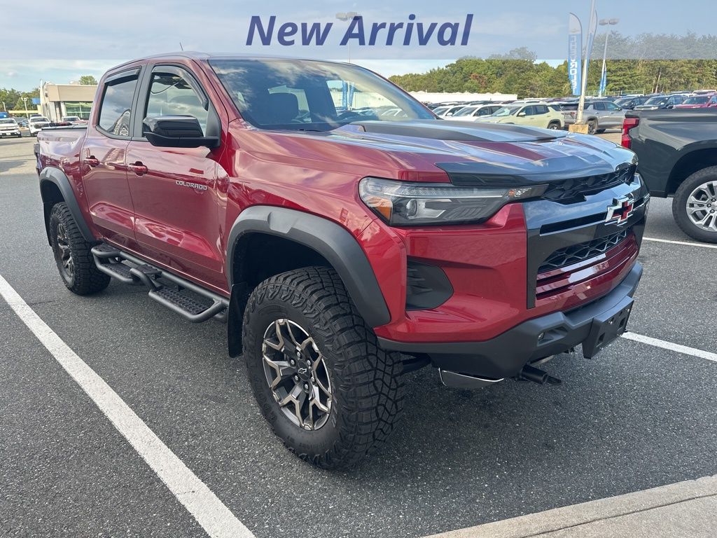 2024 Chevrolet Colorado ZR2 photo 2