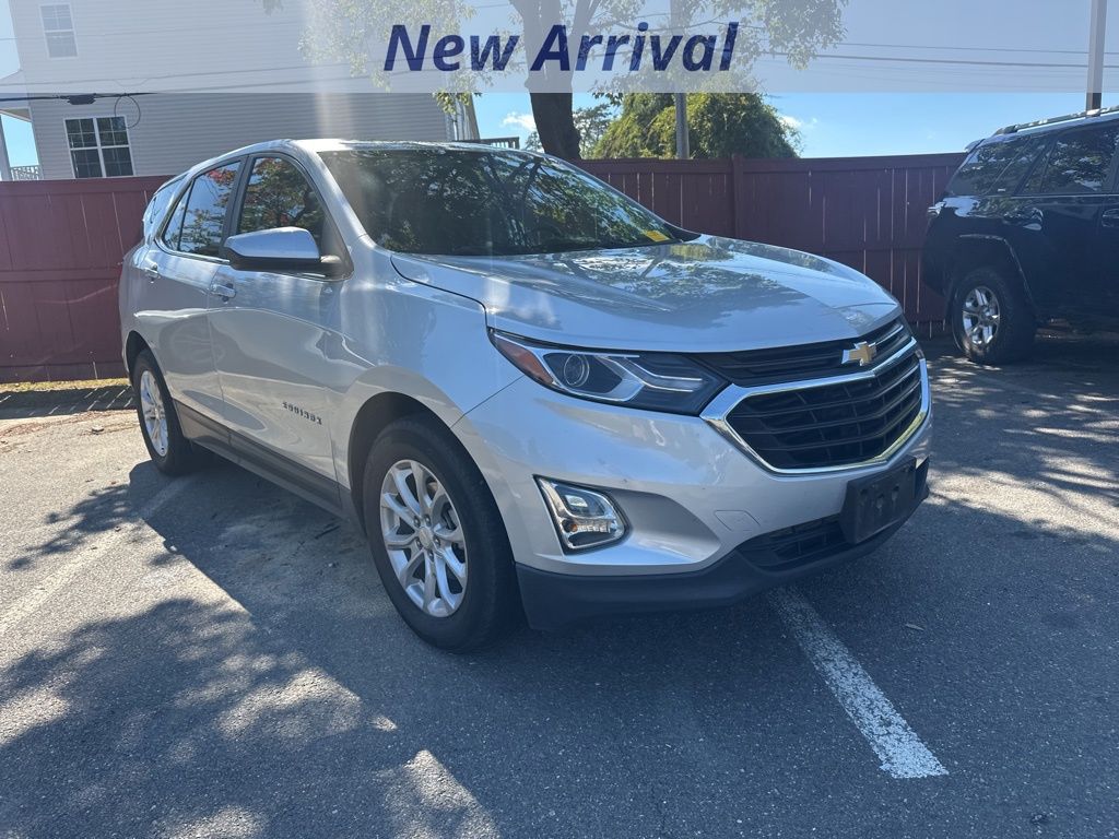 2021 Chevrolet Equinox LT photo 2