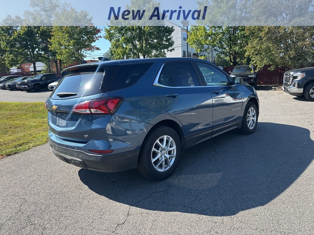 2024 Chevrolet Equinox LT photo 3