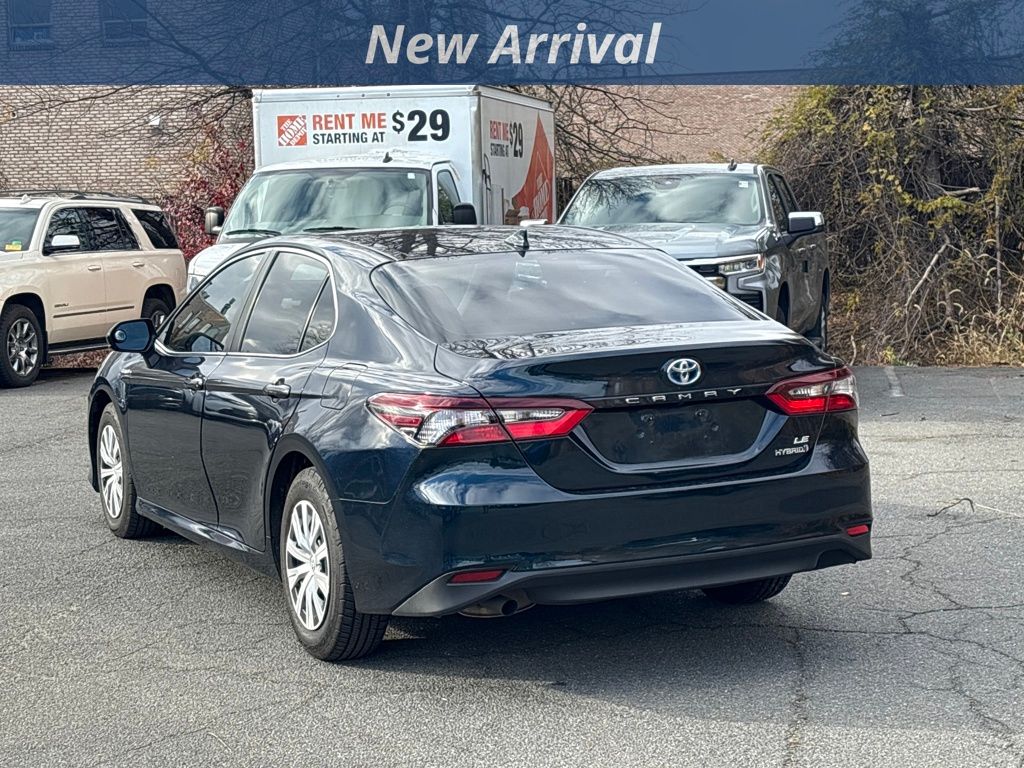 2021 Toyota Camry Hybrid LE photo 2