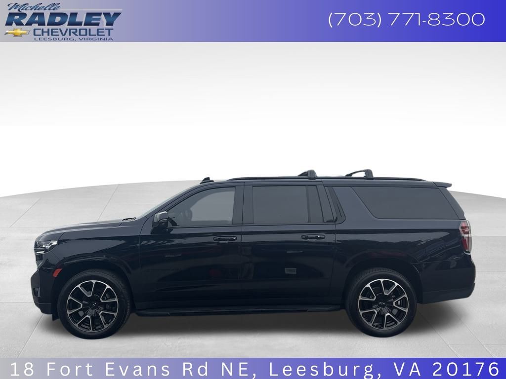 2022 Chevrolet Suburban RST photo 2