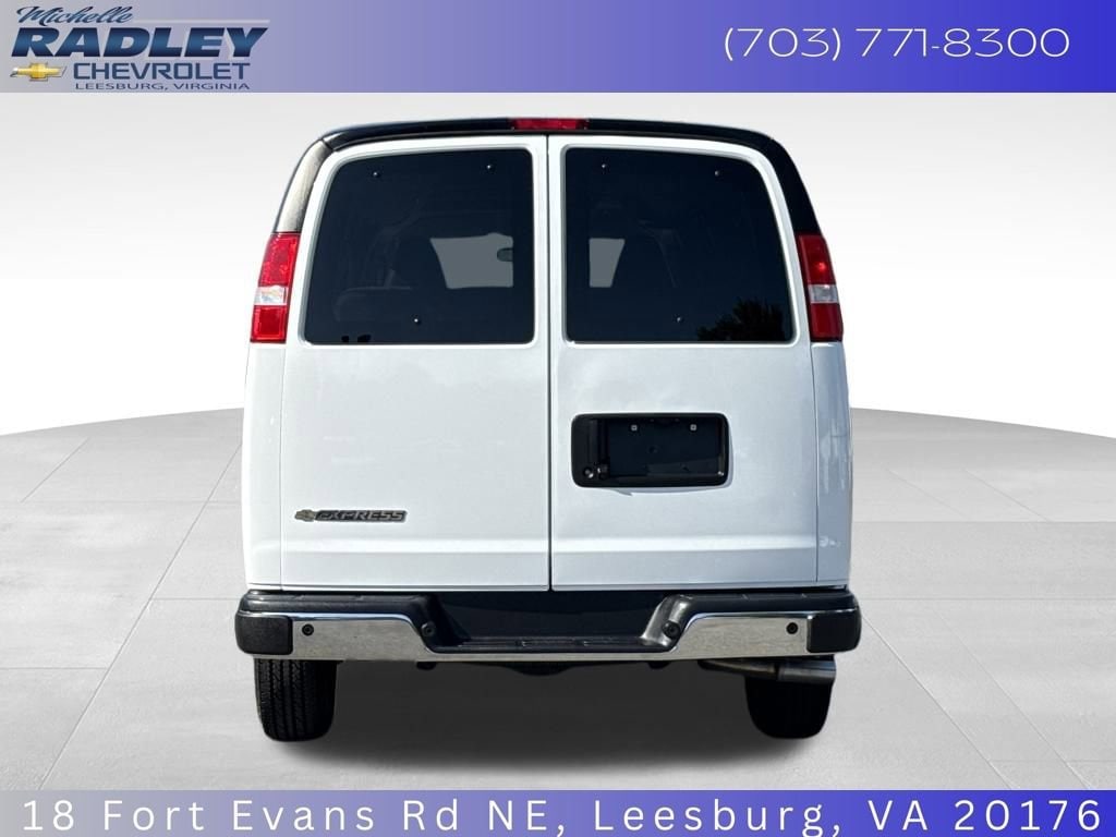 2024 Chevrolet Express Passenger LT