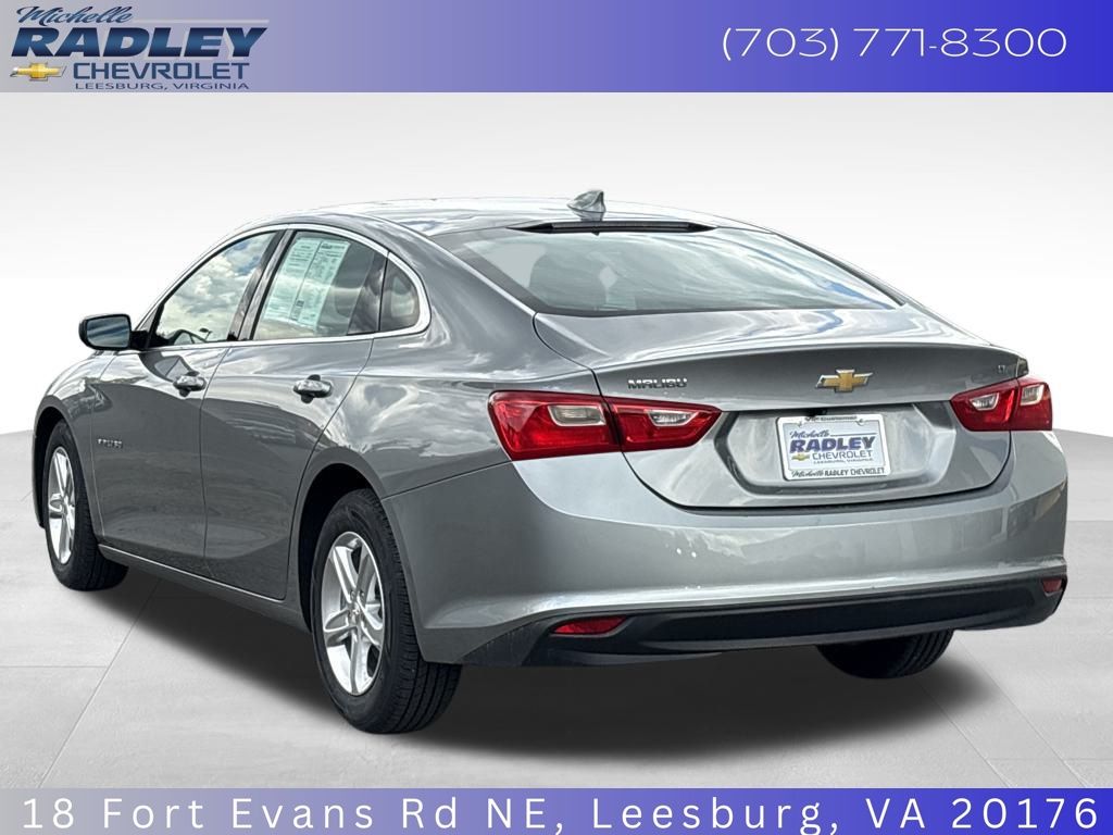 2023 Chevrolet Malibu 1LT photo 2