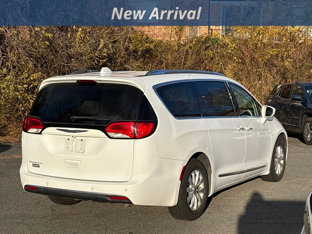 Used 2019 Chrysler Pacifica Touring L Van Passenger Van