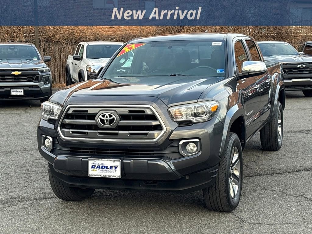 2023 Buick Enclave Essence's photo