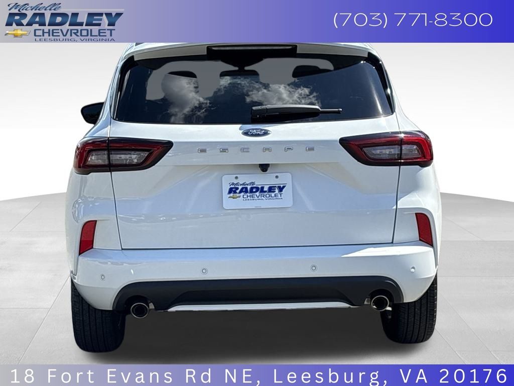 2023 Ford Escape ST-Line photo 4
