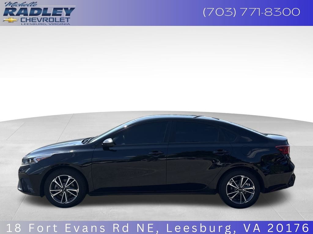 2022 Kia Forte LXS photo 2