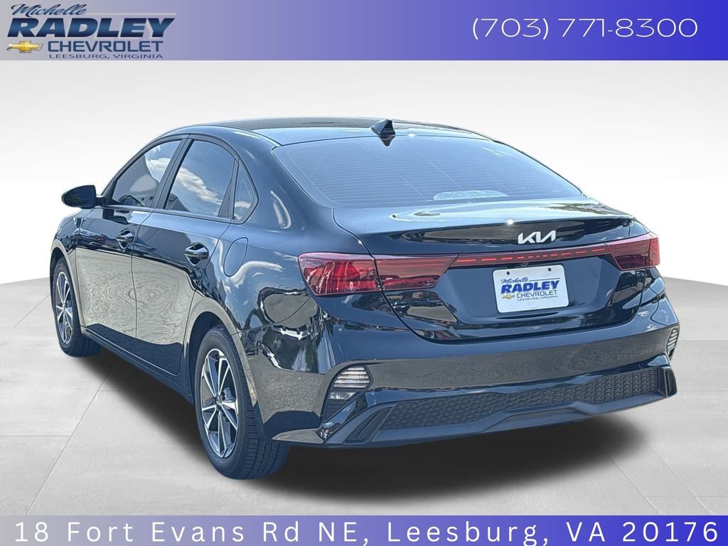 2022 Kia Forte LXS photo 3