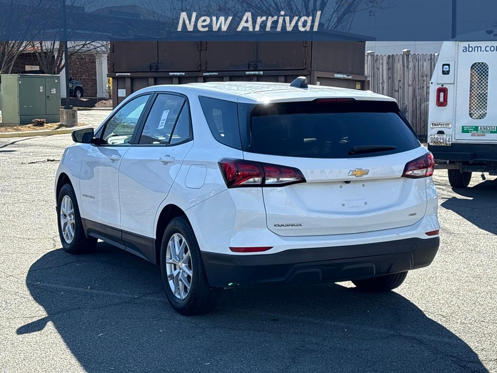 2024 Chevrolet Equinox LS photo 2