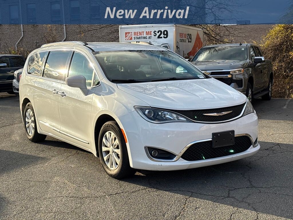 Used 2019 Chrysler Pacifica Touring L Van Passenger Van