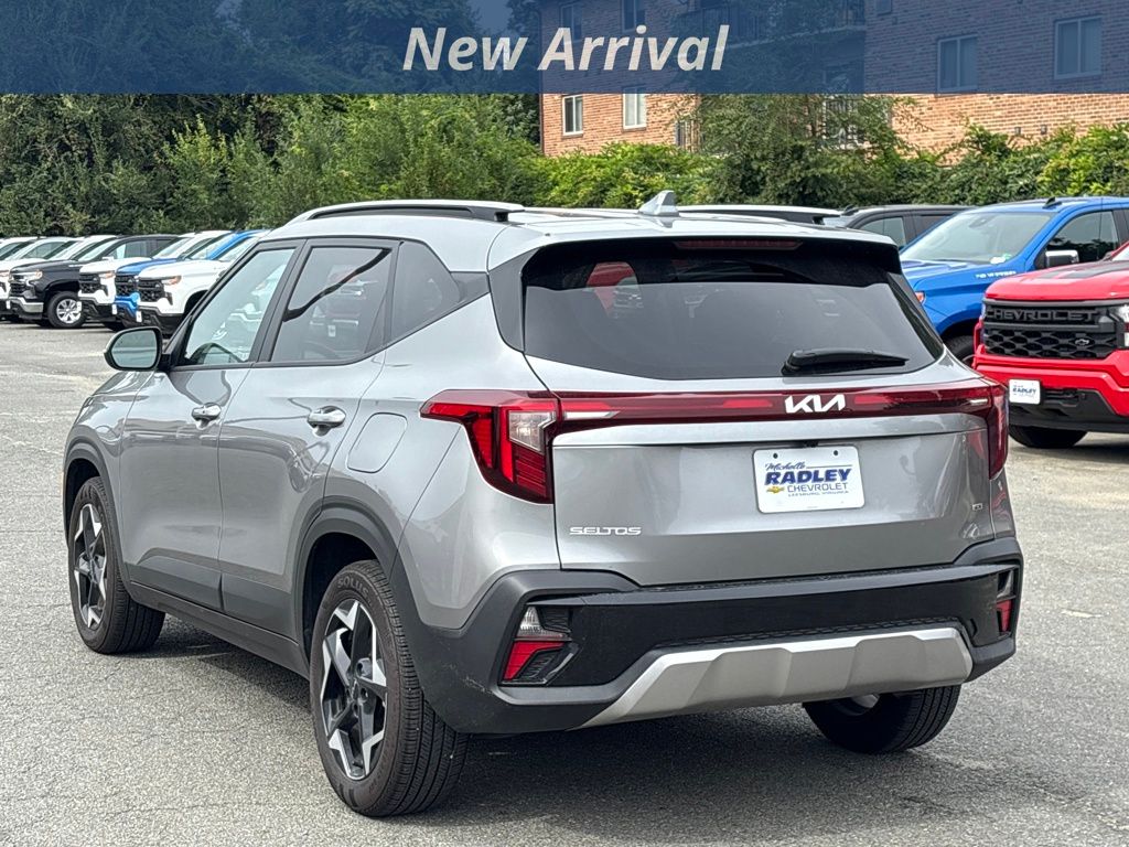 2025 Kia Seltos S photo 2