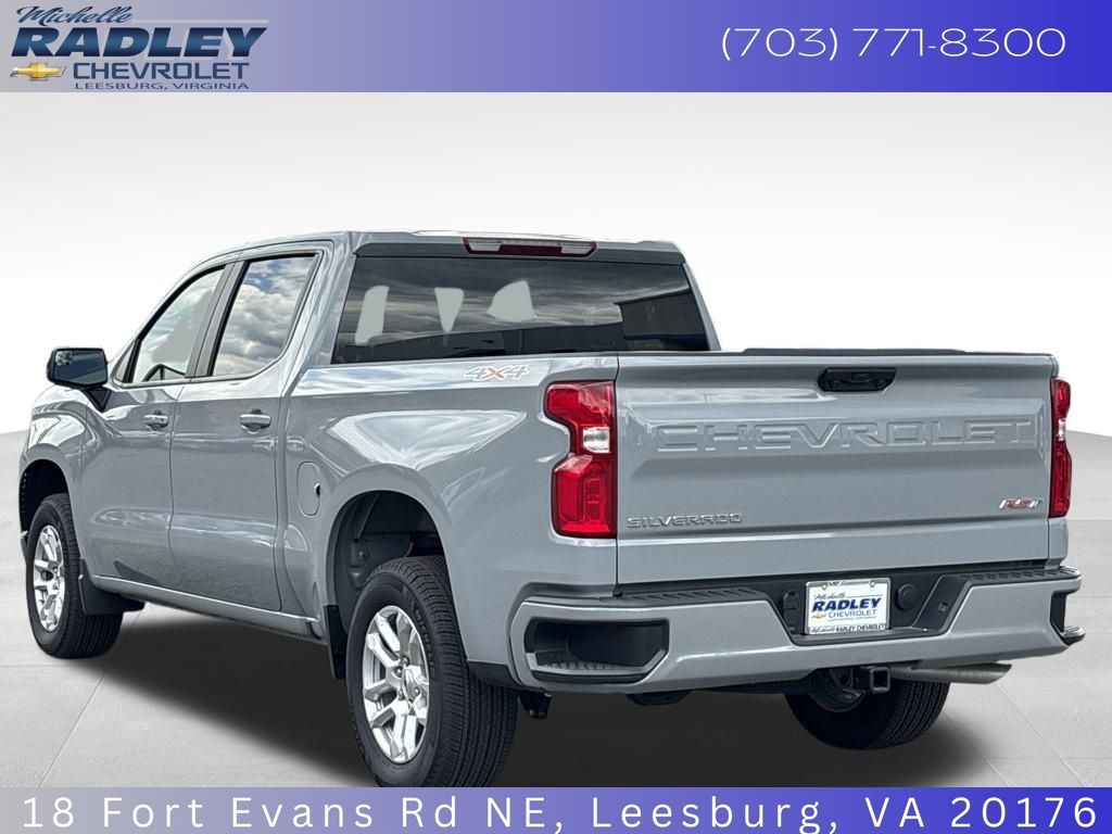 2025 Chevrolet Silverado 1500 RST photo 3