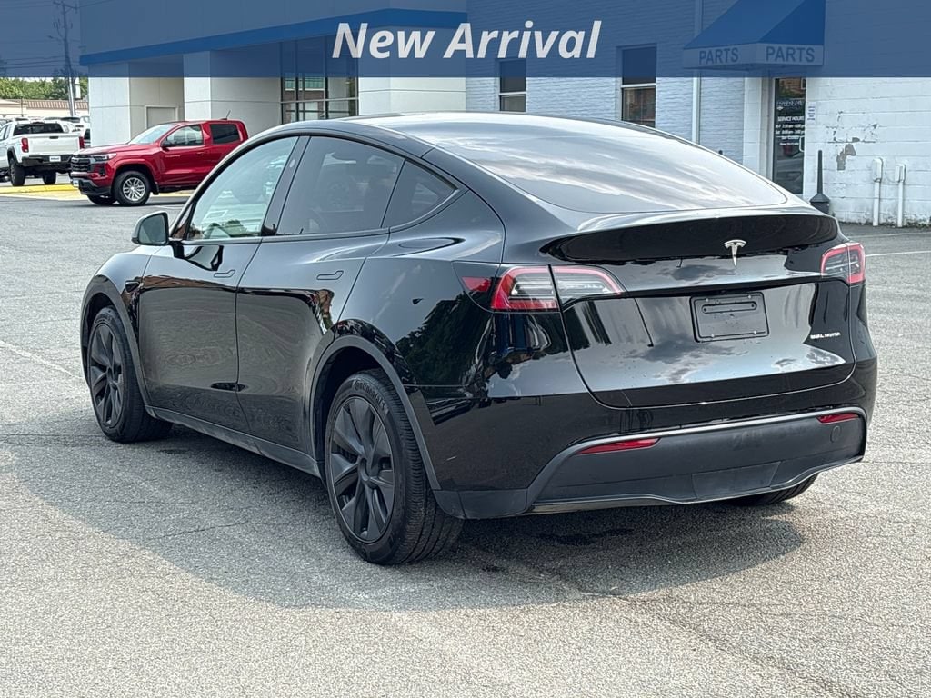 Used 2025 Tesla Model Y Long Range with VIN 7SAYGDEEXSF307287 for sale in Leesburg, VA