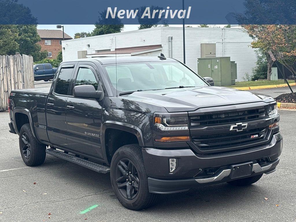 2016 Chevrolet Silverado 1500 LT photo 3