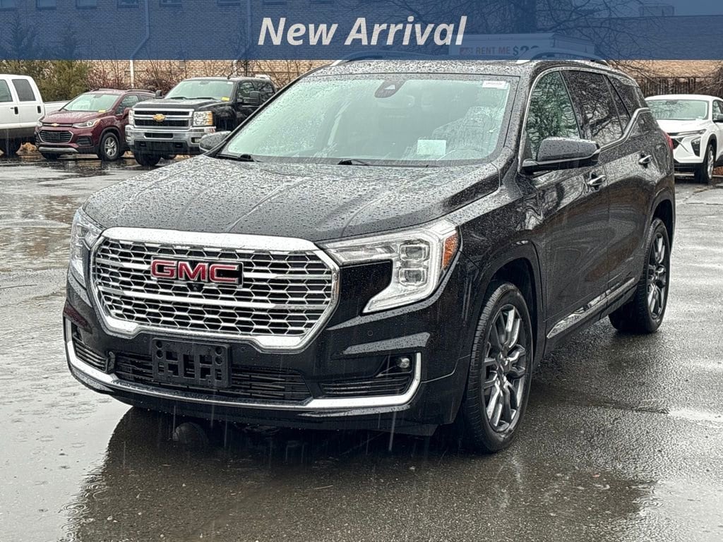 2023 GMC Terrain Denali's photo